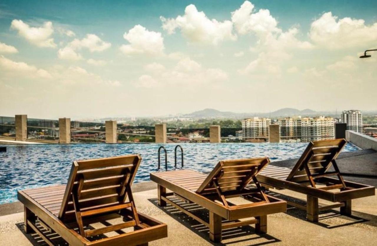 Imperio.Res - Near To Jonker & Mall - Pool View Malacca Eksteriør billede